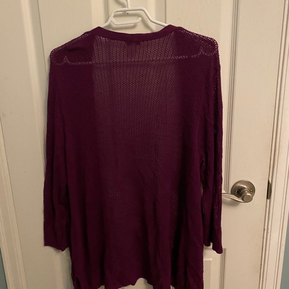 Warm and soft Burgundy cardigan - Picture 2 of 4